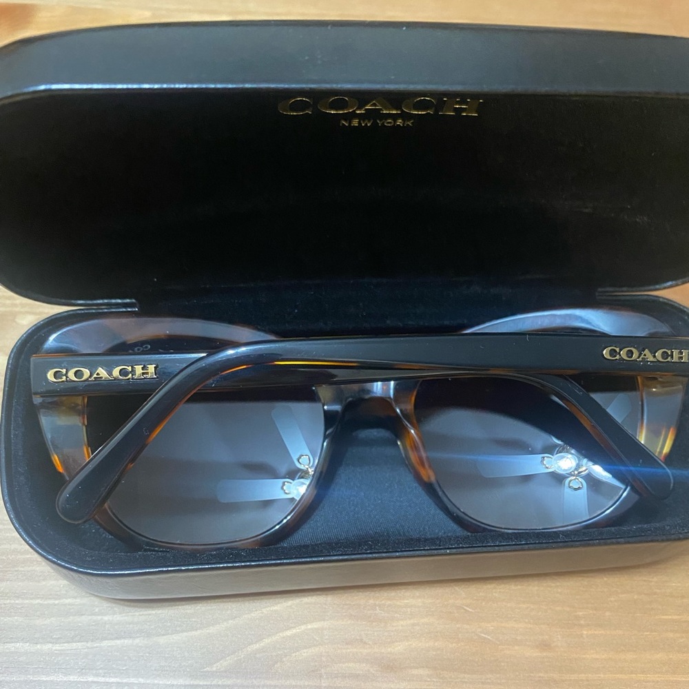 COACH-HC8204F 544413 CATEYE SUNGLASSES AUBERGINE NAVY TORTOISE - Picture 4 of 5